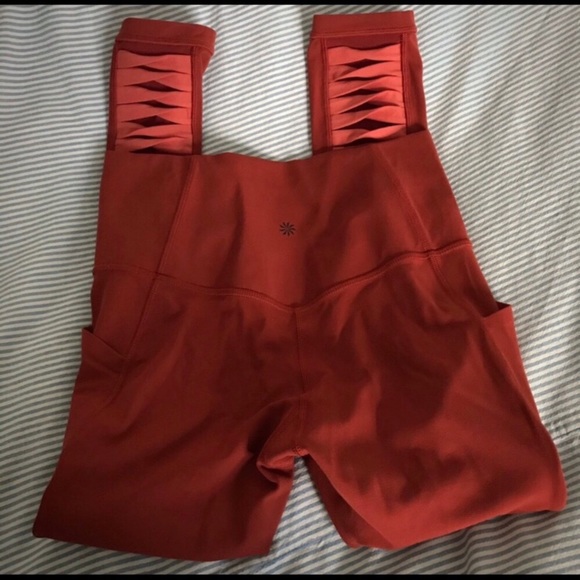 Athleta Salutation Leggings Size S Stash Pocket Twist NEW - Picture 2 of 4
